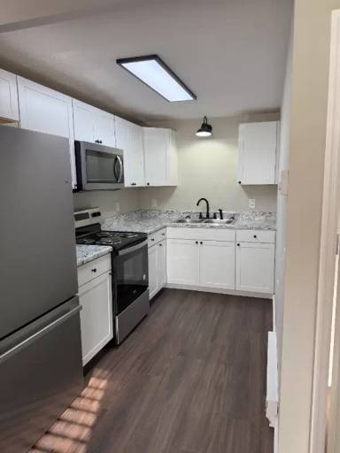 Main picture of 401 Green St