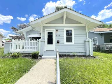 Main picture of 433 N Bradley Ave