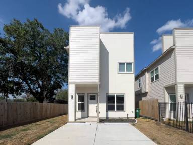 Main picture of 9310 Coffee St