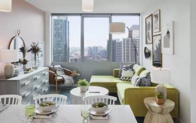 Main picture of S Michigan St