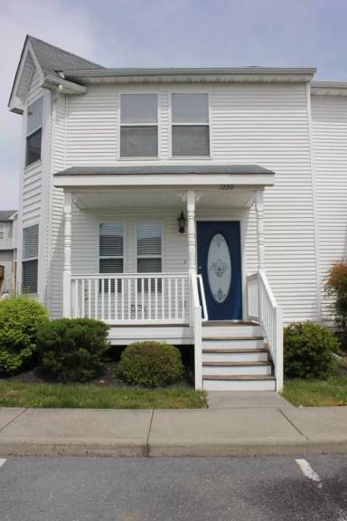 Main picture of 1222 Victorian Village Dr