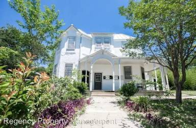 Main picture of 711 E Carson St
