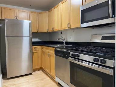 Main picture of 328 W 96th St