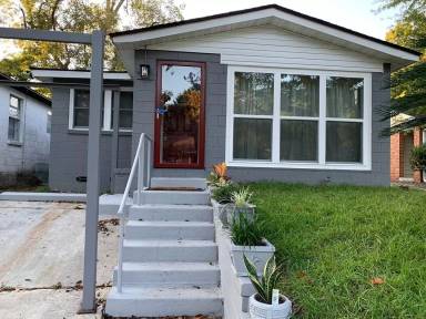 Main picture of 27 Stirling St