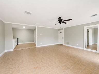 Main picture of 526 1/2 Evangeline Dr