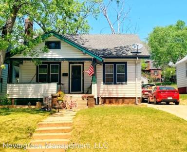 Main picture of 4520 Woolworth Ave