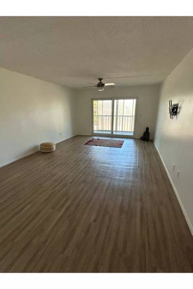 Main picture of 1540 Glen Oaks Dr E