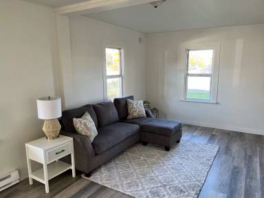 Main picture of 216 4th Ave SE