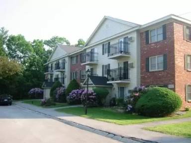 Main picture of Oak Hill Condominiums