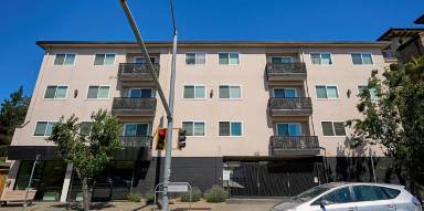 Main picture of 877 Woodside Rd