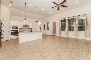 Main picture of 1401 Highland Ridge Rd