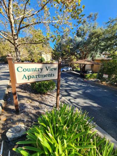 Main picture of 301 Country View Ln