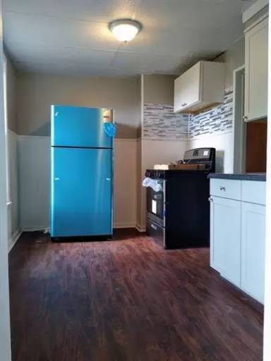 Main picture of 61 Bird Ave