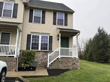 Main picture of 270 Locust St