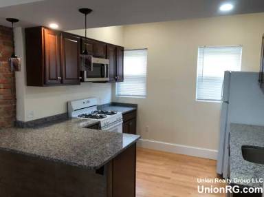 Main picture of 36 Brackett St