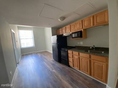 Main picture of Pittsfield Apartments