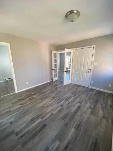 Main picture of 15 120th St