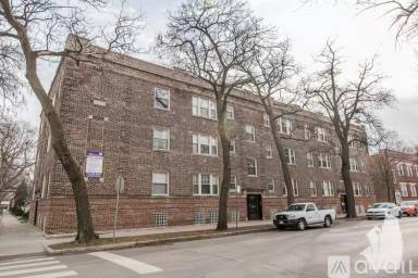 Main picture of 1849-51 W Cornelia Ave & 3449-55 N Wolcott Ave Apartments