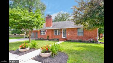 Main picture of 202 Friendship Rd