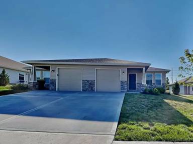 Main picture of 8122 SW 1st St