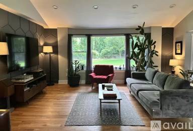 Main picture of 2562 Miriam Ln