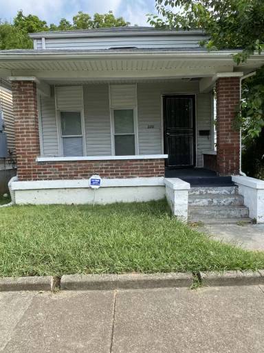 Main picture of 2231 W Madison St