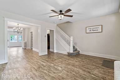 Main picture of 1937 Bennett Pl NE