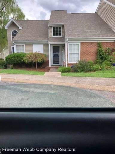 Main picture of 5250 Village Way