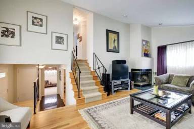Main picture of 5902 Holland Rd