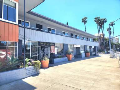 Main picture of 3983 8th Ave