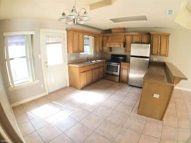 Main picture of 704 W Bahamas