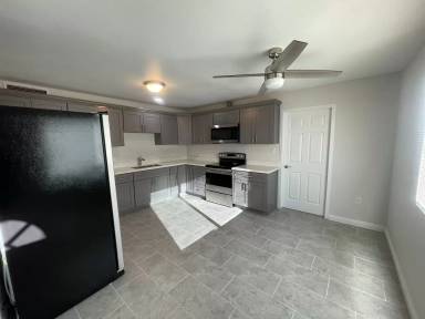 Main picture of 128 S 6th Ave