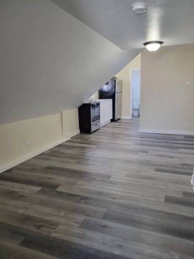 Main picture of 2219 S Oakley Ave