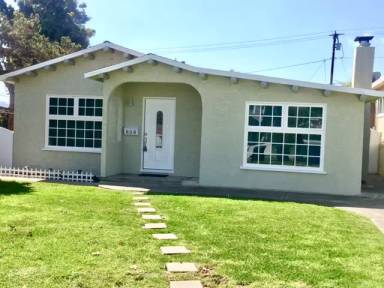 Main picture of 858 Avenue C