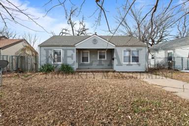 Main picture of 1913 N Hood St