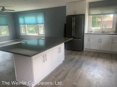 Main picture of 810 W Kirby Ave