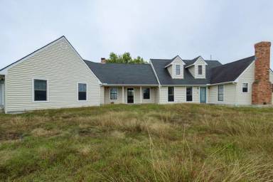 Main picture of 237 Private Road 4521