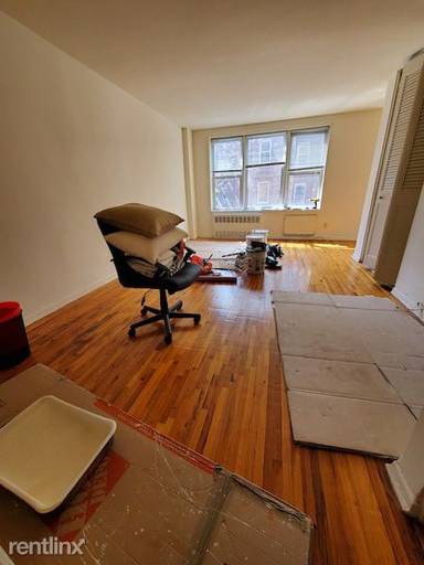 Main picture of 11048 72nd Ave