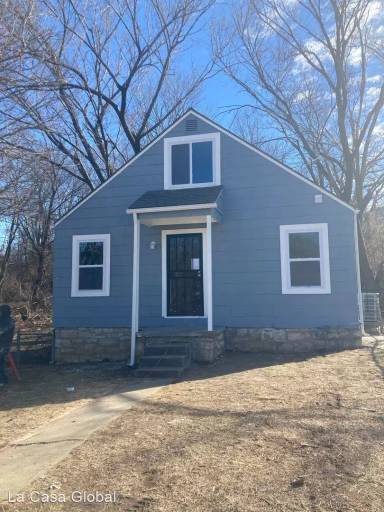 Main picture of 5033 E Linwood Blvd