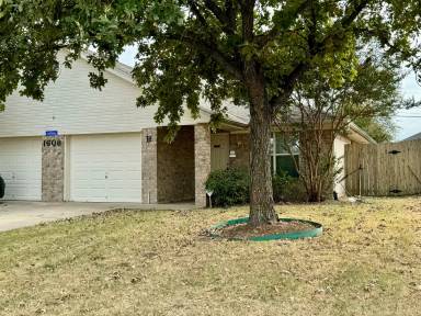 Main picture of 1608 Yuma Trl