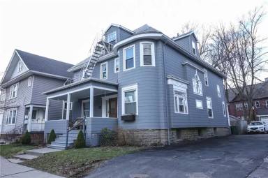 Main picture of 521 Oxford St