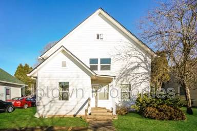 Main picture of 135 NE Jackson St