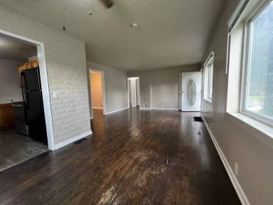 Main picture of 6636 Flora Ave
