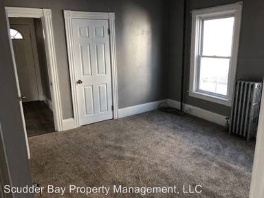 Main picture of 110 Pine St