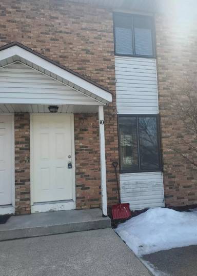 Main picture of 305 Riley St