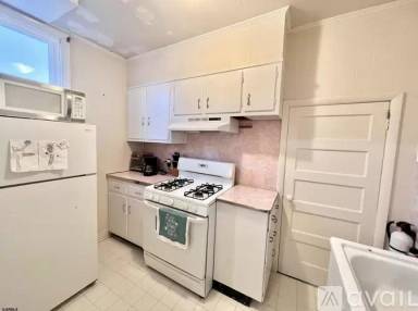 Main picture of 1050 Shore Rd