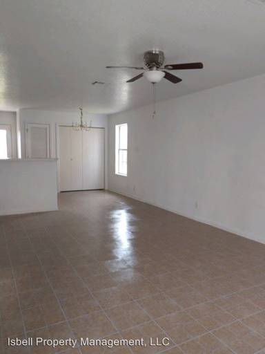Main picture of 1404 A-D Dugger Circle