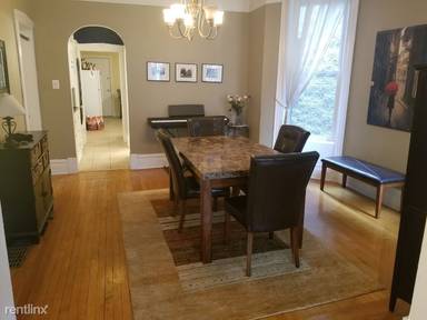 Main picture of 854 W Roscoe St