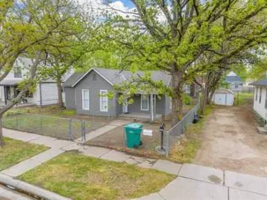 Main picture of 1328 1/2 S Saint Francis St