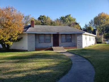Main picture of 1350 E Central St